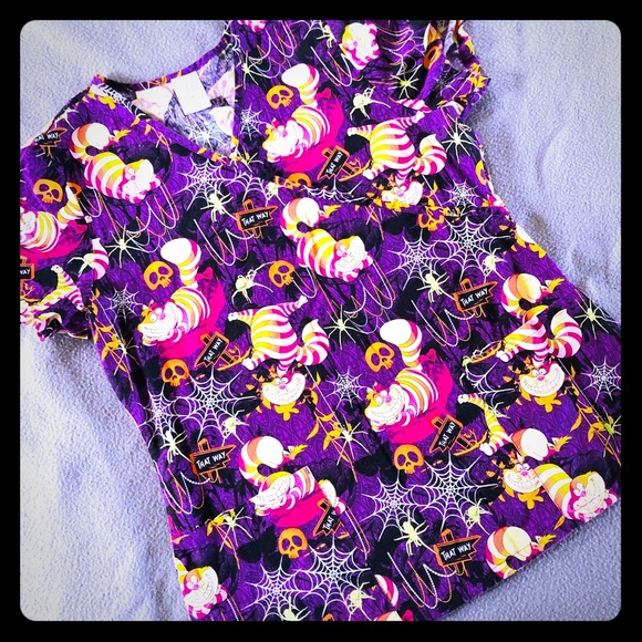 Cherokee Tops - Cheshire Cat scrub top Size M